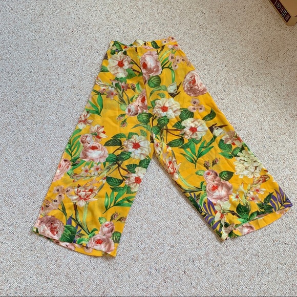 Yellow Floral Two Piece Set - Picture 4 of 7